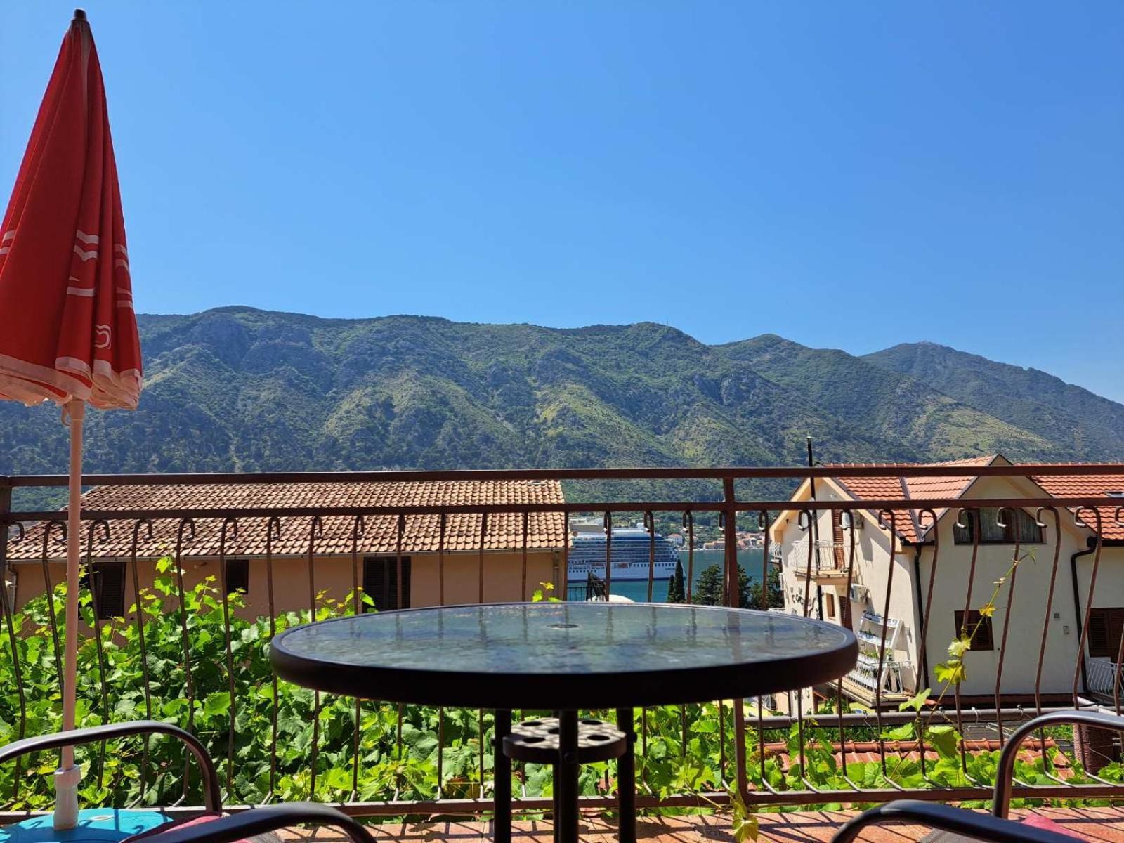 Apartments Lazarevic Kotor Cameră foto